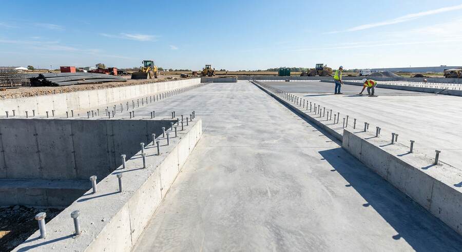 Poured Commercial Slab & Stem Walls