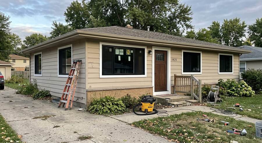 Black-Frame Window & Exterior Trim Package
